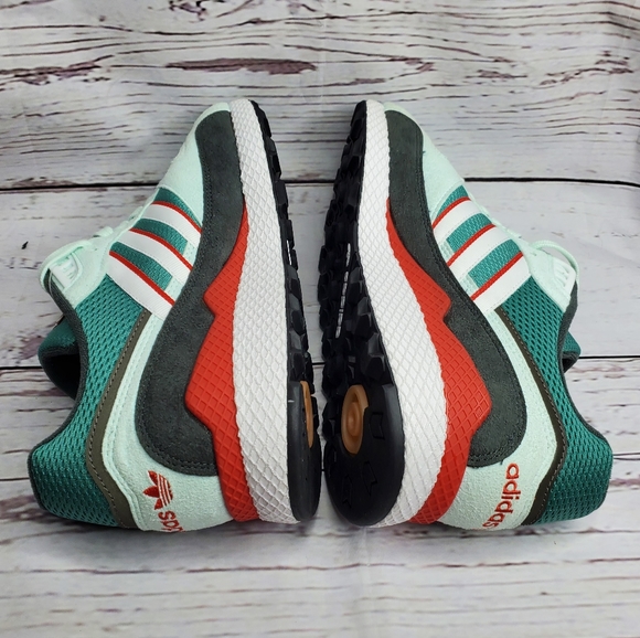 Adidas Originals Ultra-Tech Sneakers - Picture 6 of 7